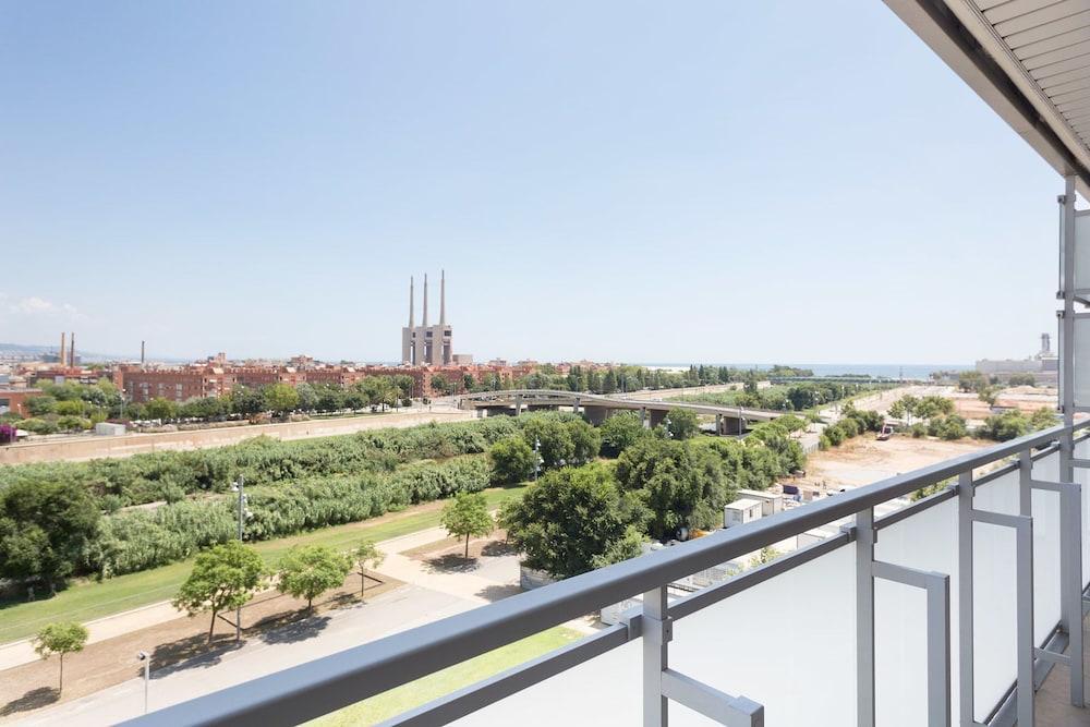 Olala Port Forum Apartments Sant Adria de Besos Eksteriør bilde